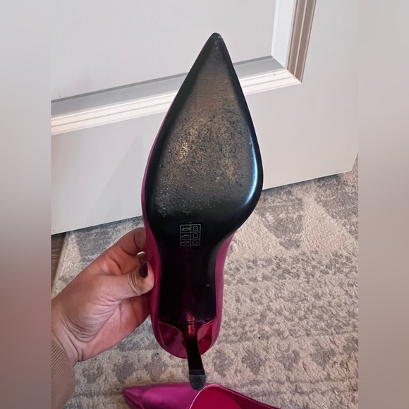 STELLA LUNA - Hot pink metallic 3 inch heel with dust bag - barely used - Picture 6 of 8